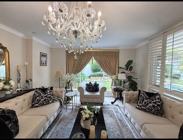 3 BEDROOM APARTMENT FOR SALE IN HYDE PARK